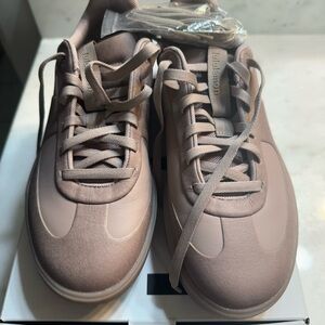 Never Worn! Lululemon Athletica Cityverse Sneaker in Mushroom